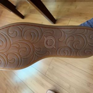 BORN IWA FLAT SANDALS